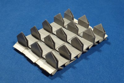 Bed of Nails Tessellation (Michał Kosmulski)