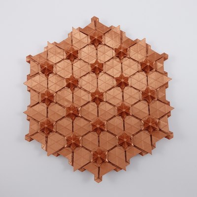 Model Onion Tessellation, złożony z papieru metalizowanego