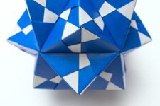 Bow-Tie Sonobe